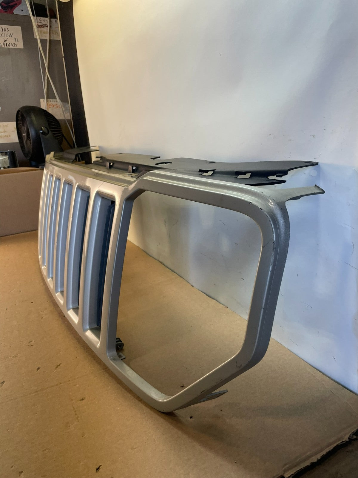 2008 2009 2010 2011 2012 Jeep Liberty Front Upper Grill Grille AH0333 DG1