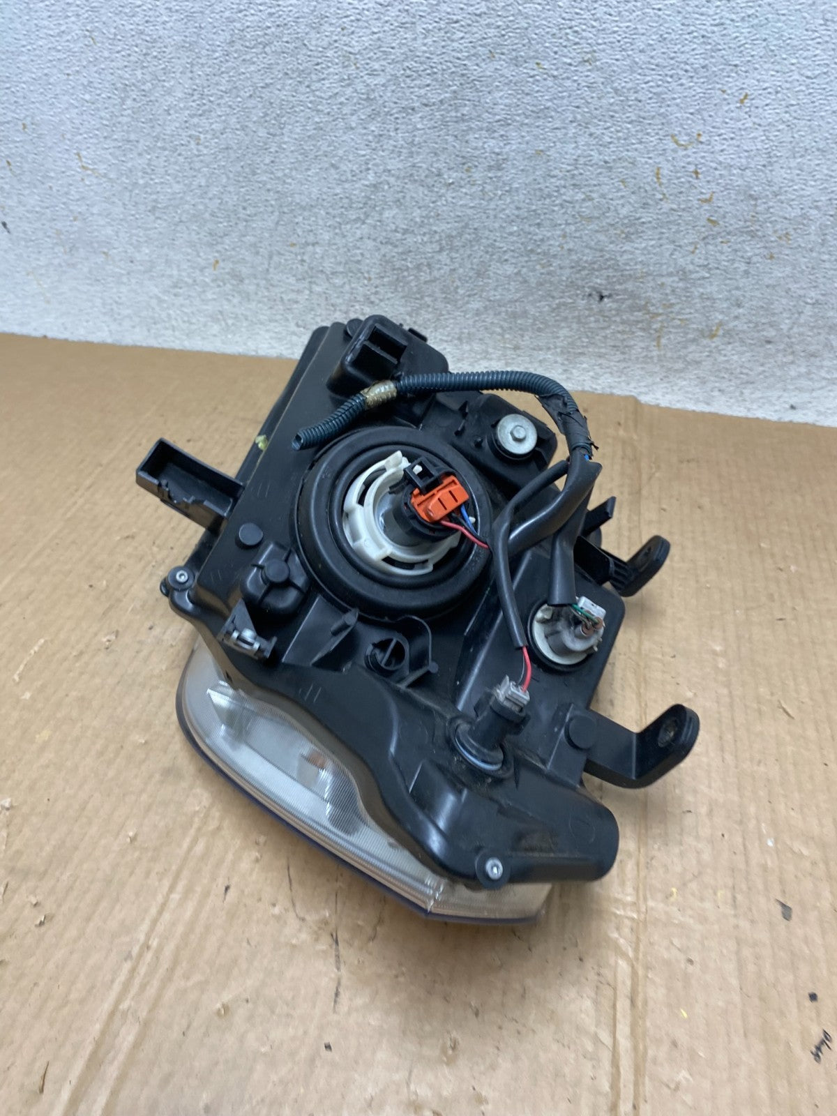 2008 to 2012 Nissan Pathfinder Halogen Headlight Right Passenger AI6558 DW6