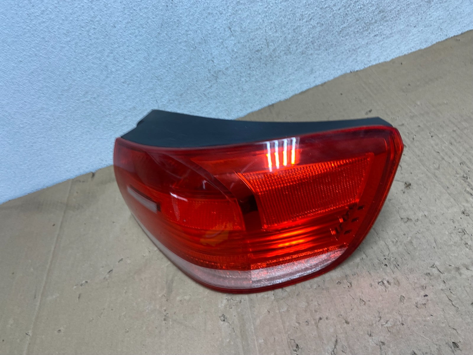 2007 - 2010 BMW M3 328i 335i Convertible Right Passenger Tail Light AE93661