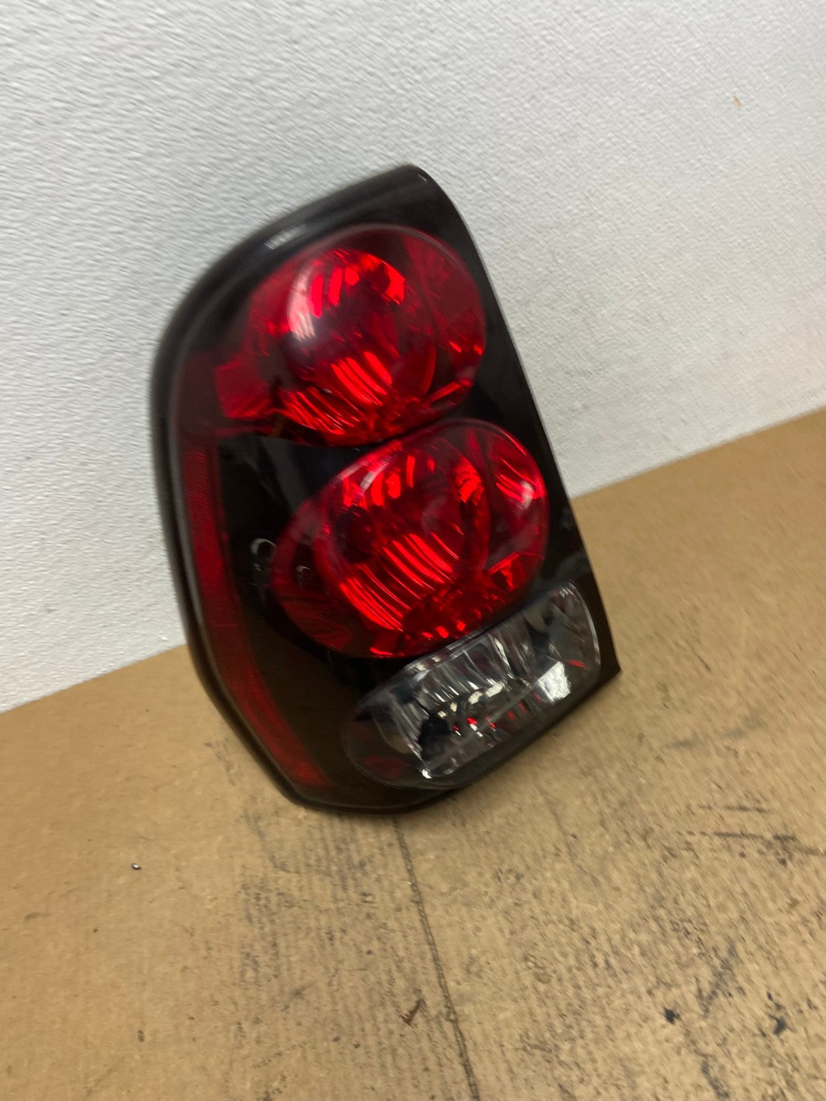 2002 to 2009 Chevrolet Trailblazer Left Driver LH Side Tail Light AC3711 LK2