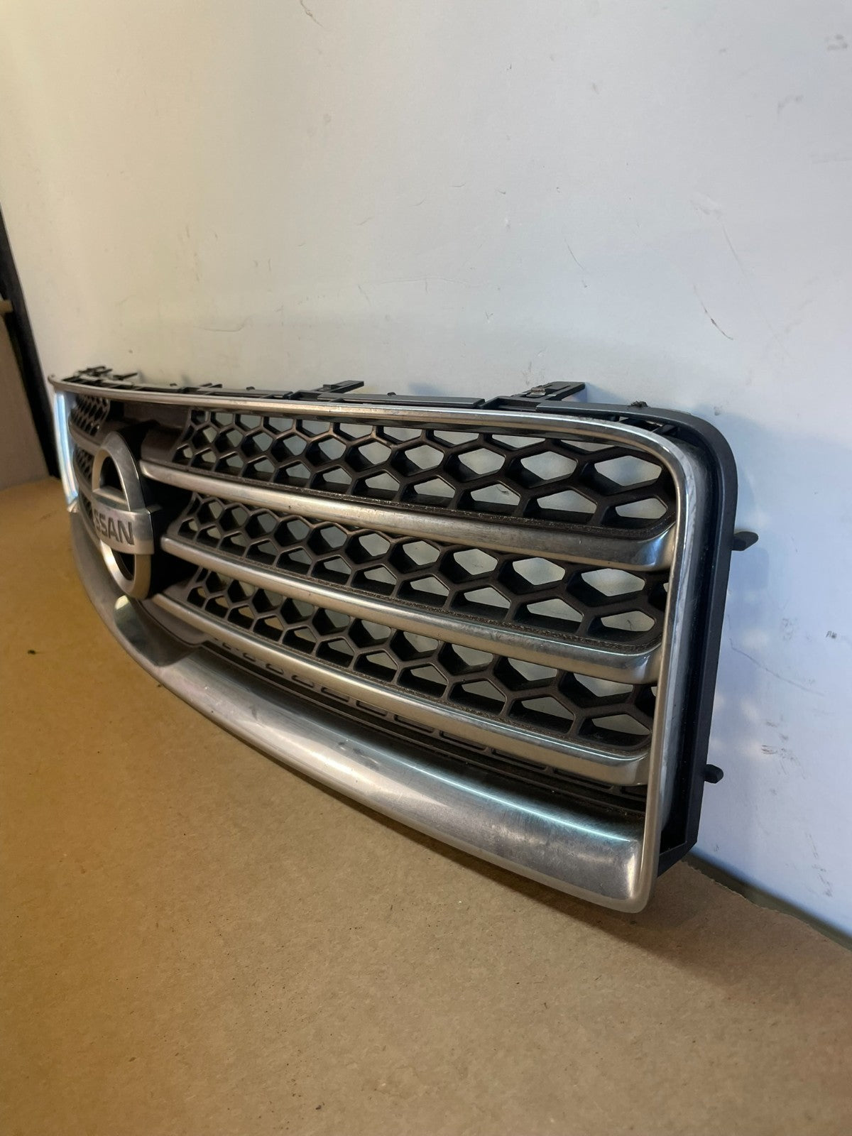2009 to 2011 Nissan Maxima Front Upper Grill Grille 62070-9N00A AF8603 DG1