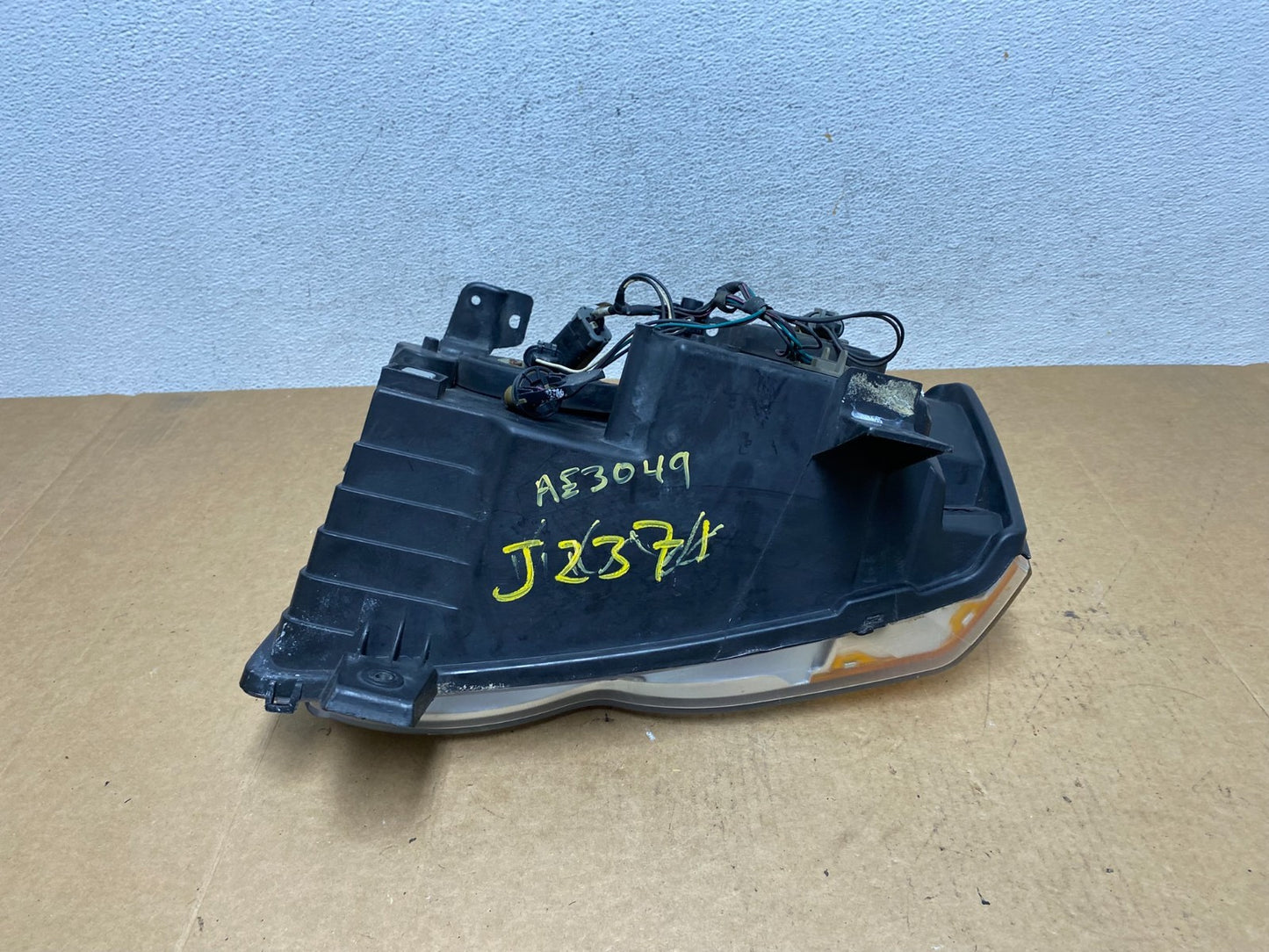 2008-2010 Jeep Grand Cherokee Right RH Side Halogen Headlight AE3049 DW6