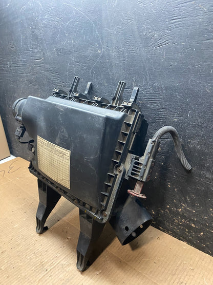 2010 to 2018 Mercedes-Benz Sprinter 2500 3.0L Air Cleaner Box OEM y1849 DG2