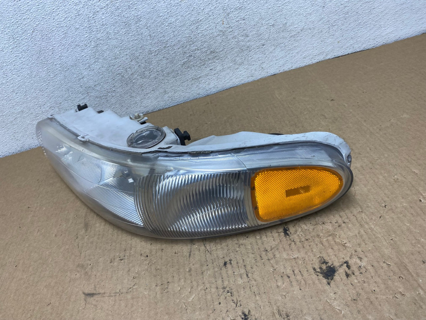 1997-2005 Buick Century Left Driver LH Side Headlight Halogen AG2160 LK1