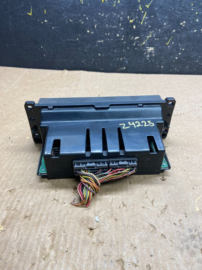 2003 to 2006 Lincoln Town Car OEM Climate Control Panel OEM z4225 DG3
