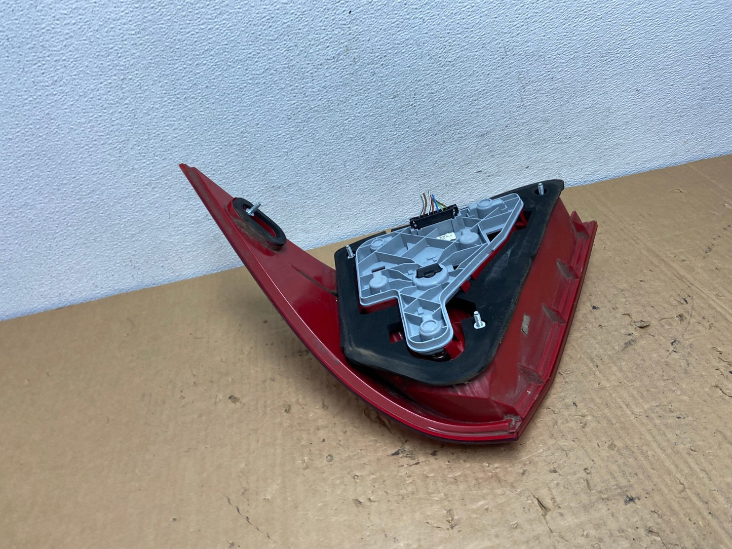 2005-2007 Mercedes-Benz C230 C240 W203 C-Class Left Driver Tail Light AC8206 LK3