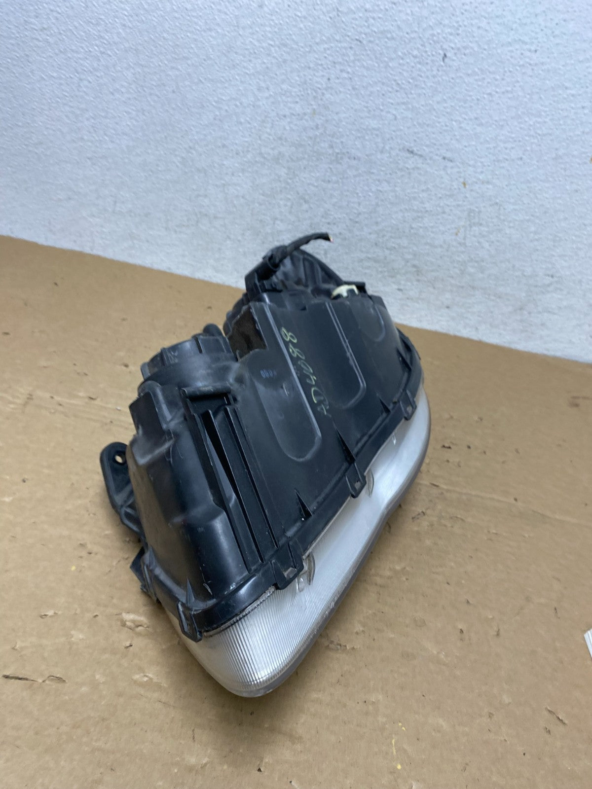 2007 2008 2009 2010 Hyundai Elantra Right Passenger Side Headlight AD4088 DW9