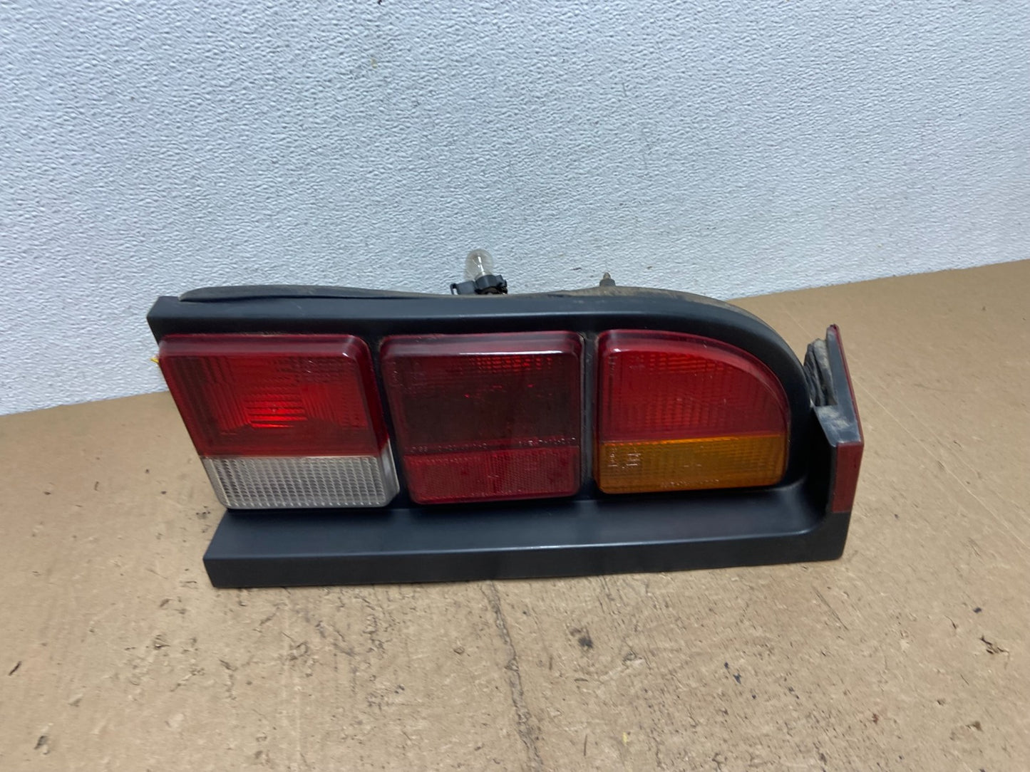 1982 to 19890 Alfa Romeo Spider Right Passenger Side Tail Light AC7421 DG0