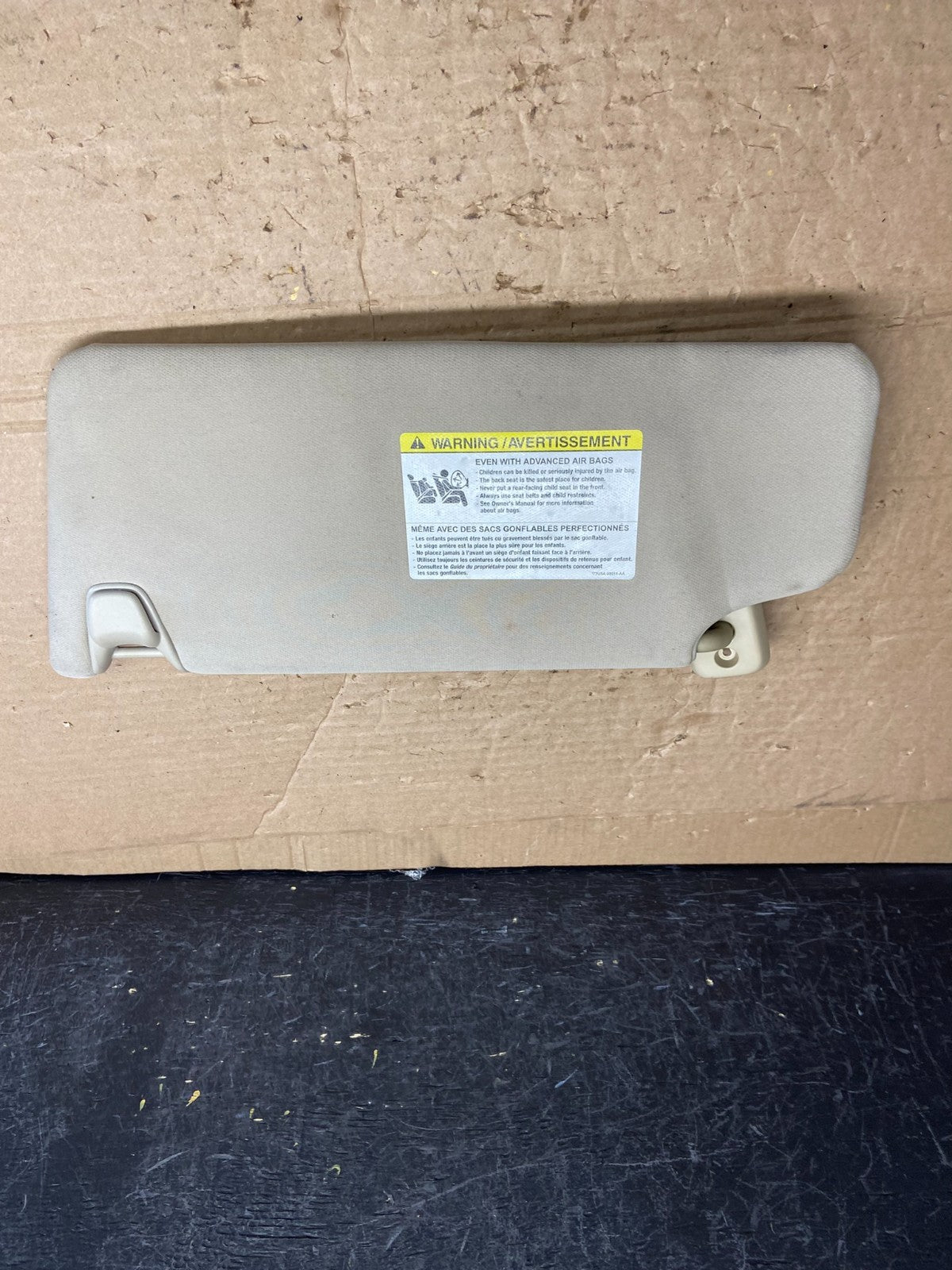 2011-2015 Ford Explorer Front Right Passenger Side Sun Visor Sunvisor AF23660