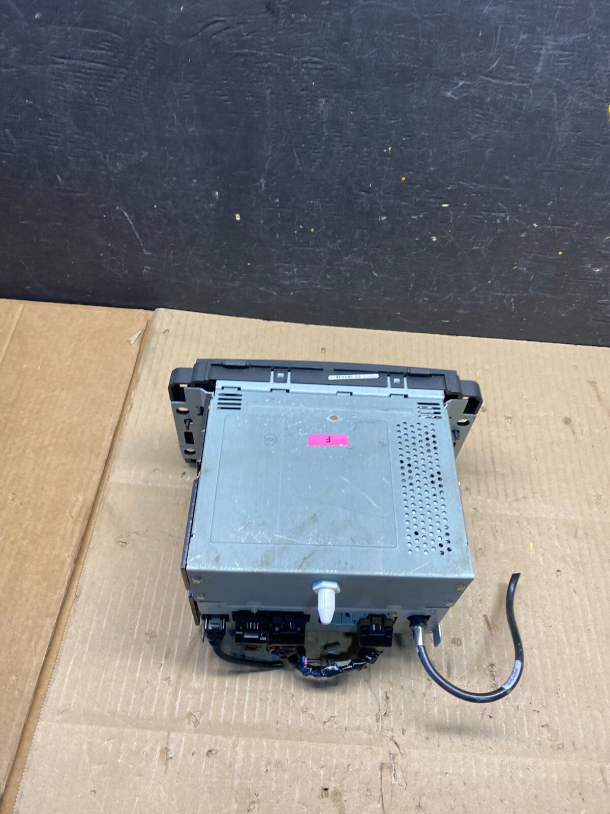 2007 to 2014 Chevrolet GMC Cadillac Radio Navigation Screen Display L0553 DG5