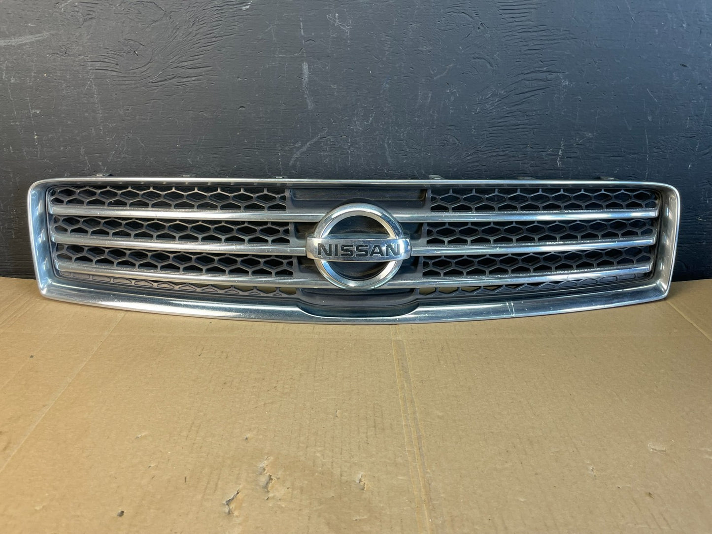2009 to 2011 Nissan Maxima Front Upper Grill Grille 62070-9N00A AC2199 DG0
