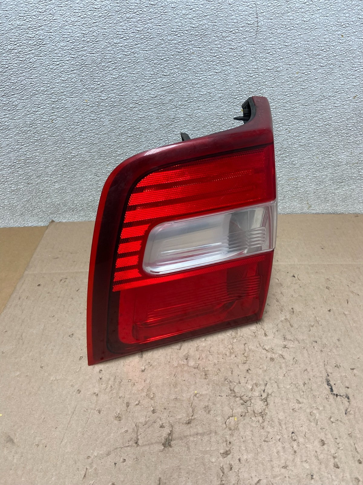 2007 to 2012 Ford Expedition Left Driver LH Side Tail light Z6347 DW2