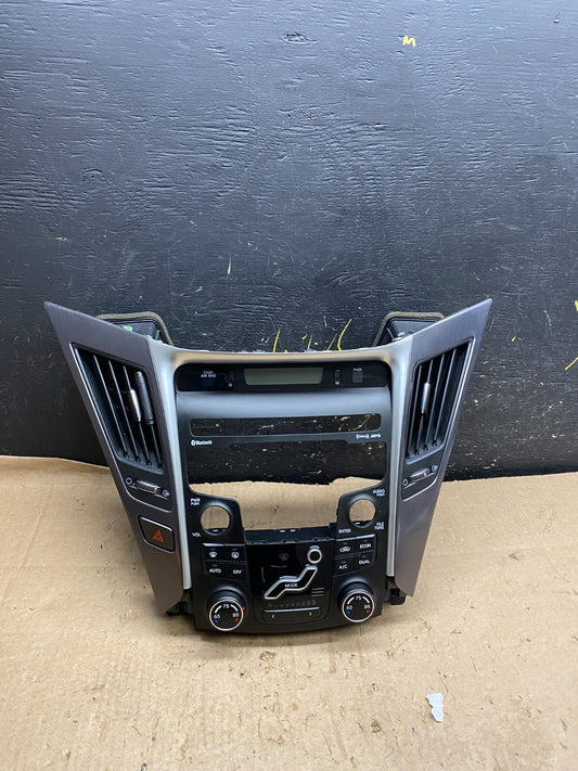 2011 to 2014 Hyundai Sonata Center Radio Climate Control Air Vent Bezel Z1819 DG0