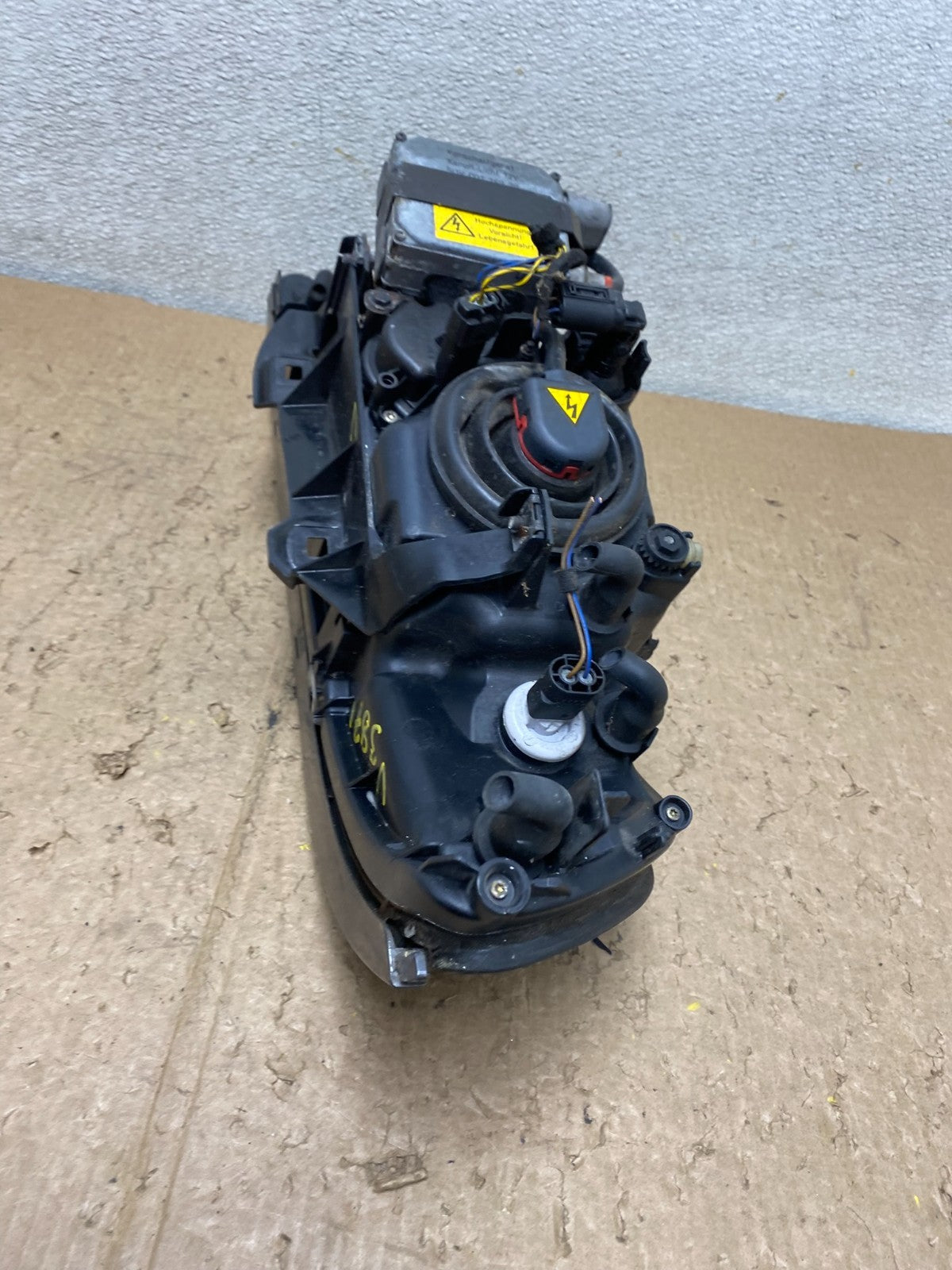 2001-2003 BMW E39 5 Series Headlight Right Passenger Side XENON OEM V3871 DW9