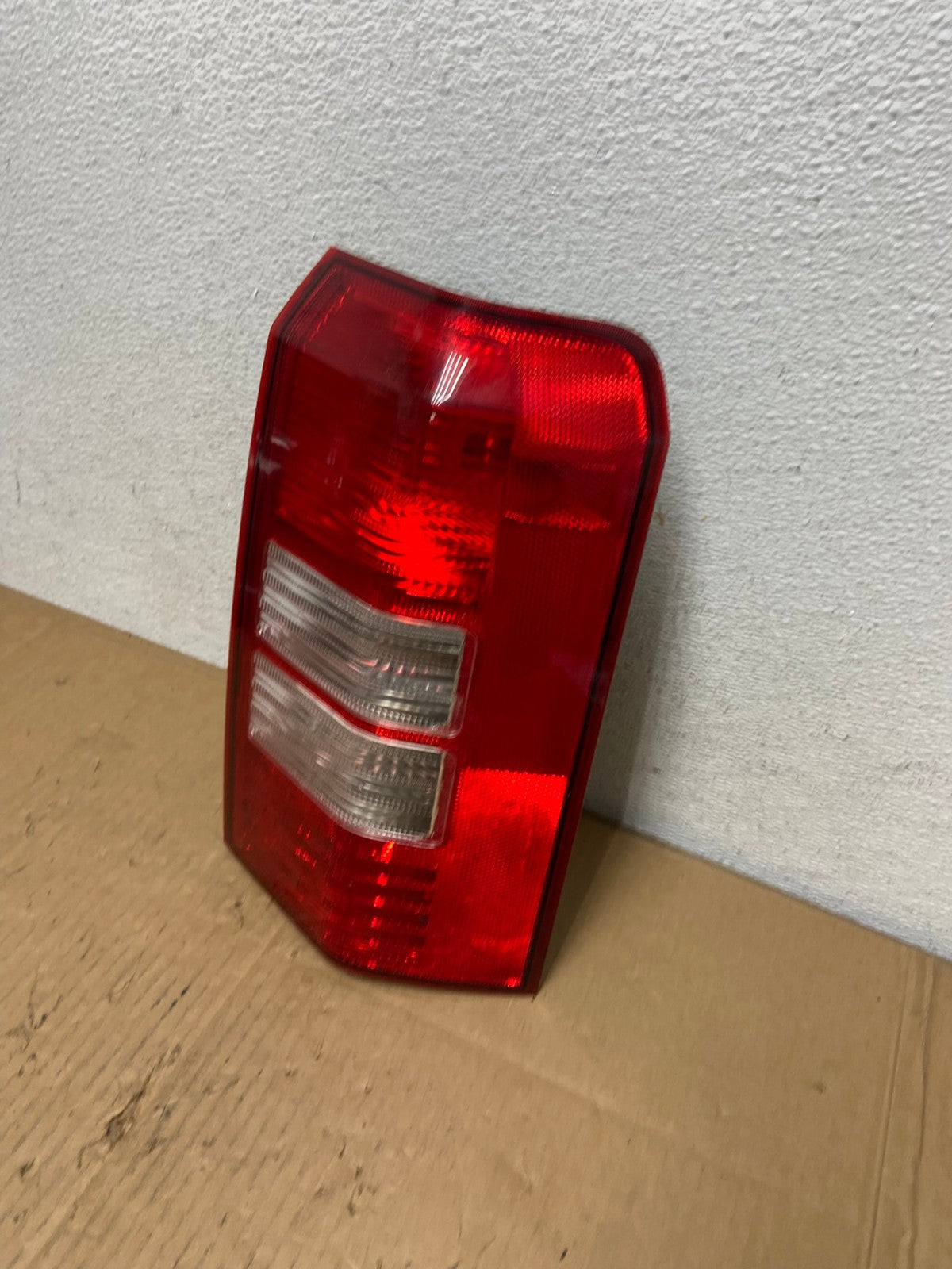 2008-2016 Jeep Patriot Right Passenger Rh Side Tail Light AD0971 LK1