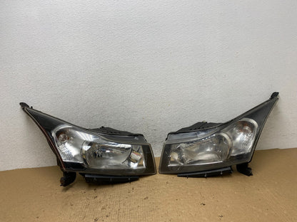 2011 to 2015 Chevrolet Cruze Halogen Left+Right Set Headlights AF8190 DW0