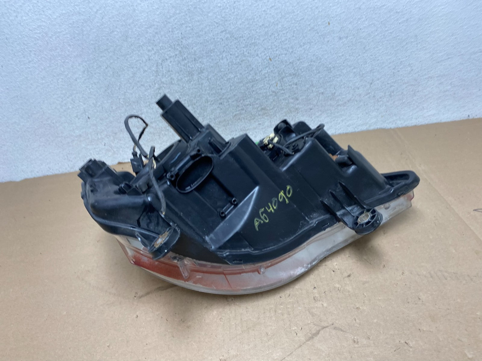 2008 to 2016 Chrysler Town and Country Left Driver Lh Side Headlight AG4090 DW7