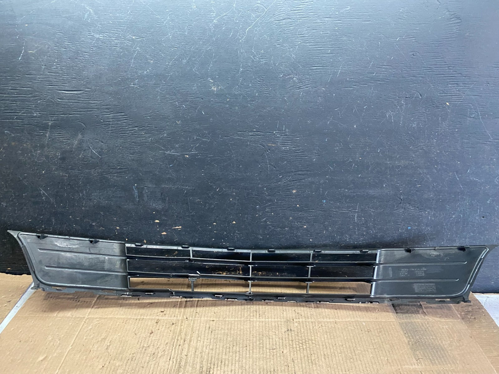 2010 2011 2012 Lincoln MKT Lower Bumper Grill Grille Q0677 DG12
