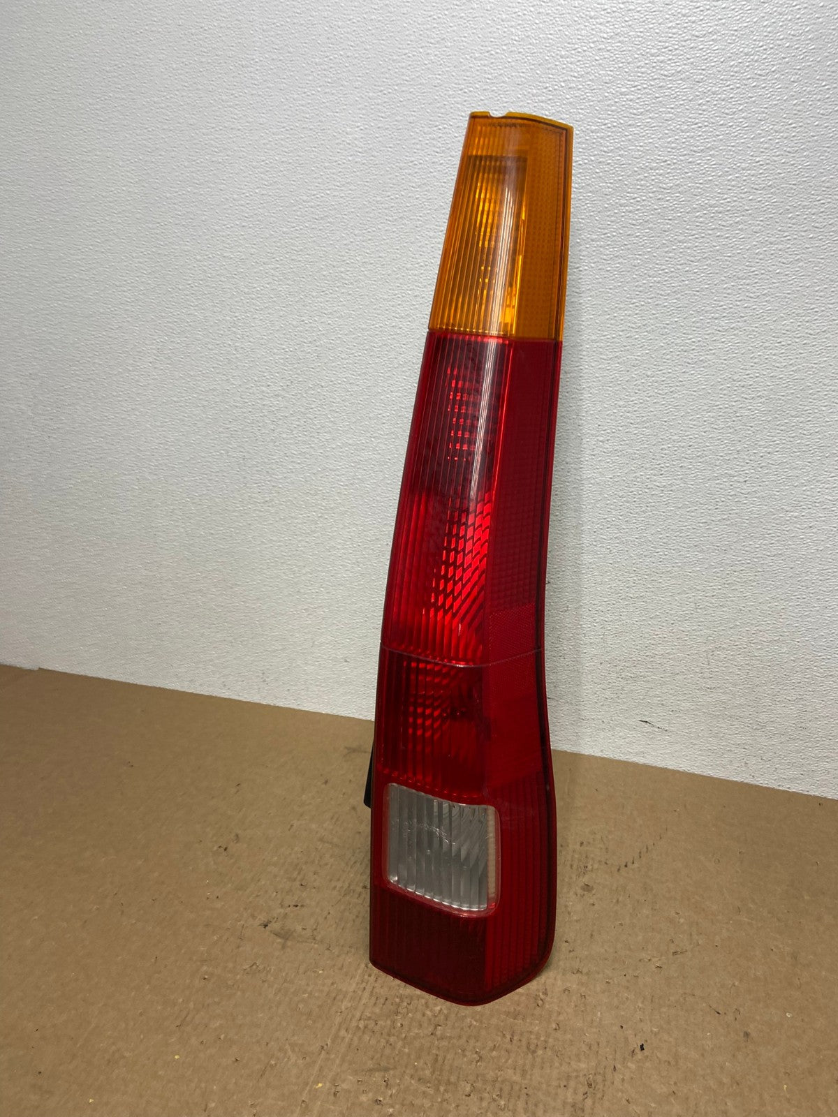 2002 - 2004 Honda Crv Cr-v Right Passenger Rh Side Tail Light OEM AC1543 LK0