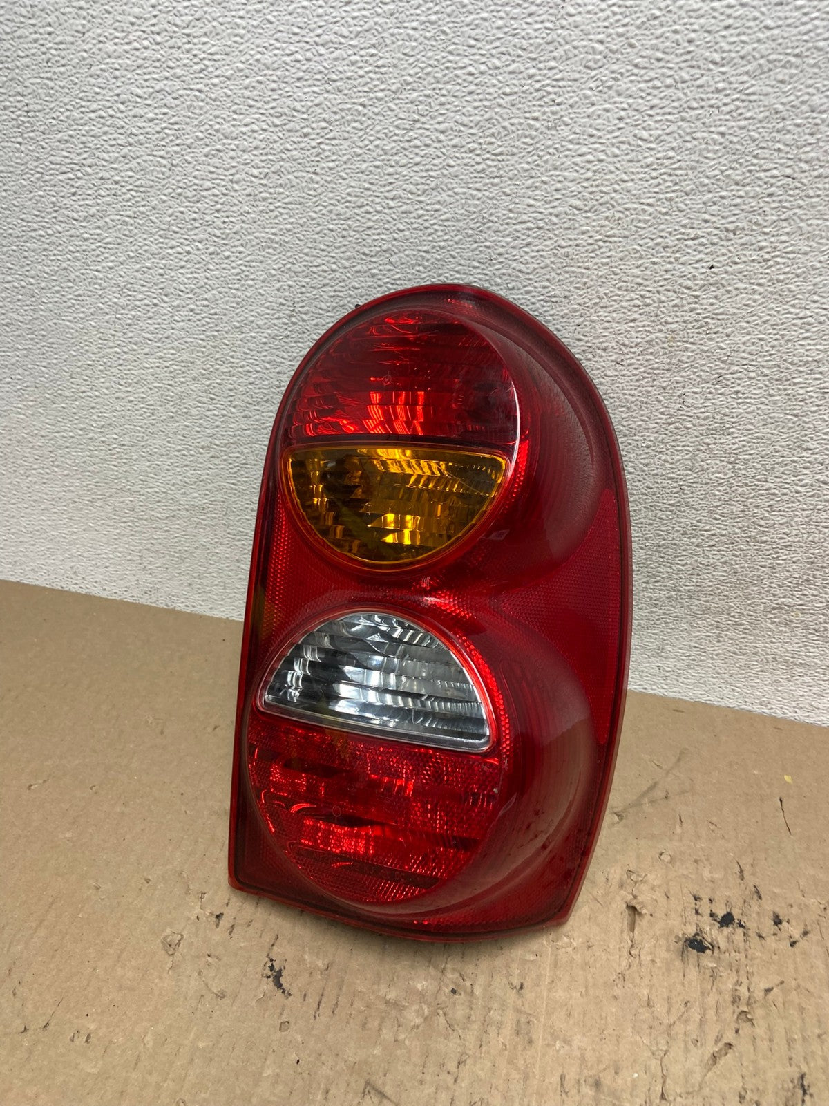2002 2003 2004 Jeep Liberty Right Passenger Rh Side Tail Light AF5977 LK0