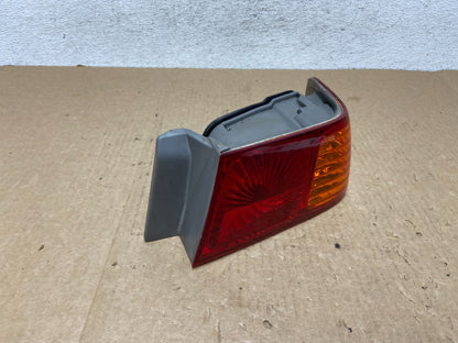 2000 to 2001 Toyota Camry Right Passenger Rh Tail Light AF9700 DW2