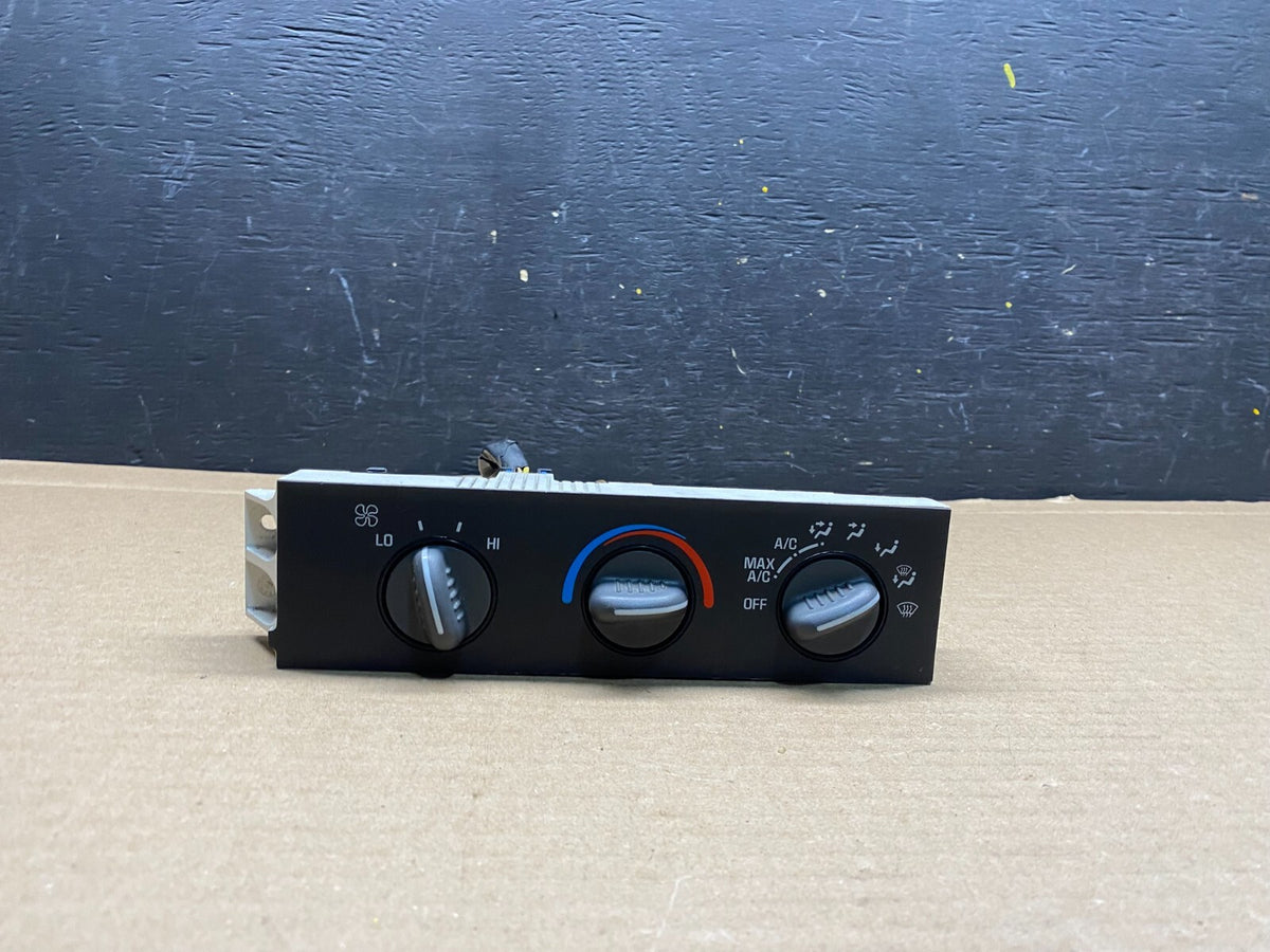 2001 - 2007 GMC Chevrolet Express 1500 Climate Control A/C L2171 DG0