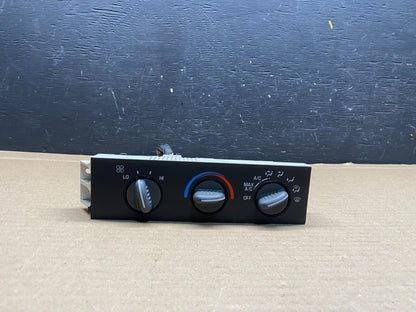2001 - 2007 GMC Chevrolet Express 1500 Climate Control A/C L2171 DG0