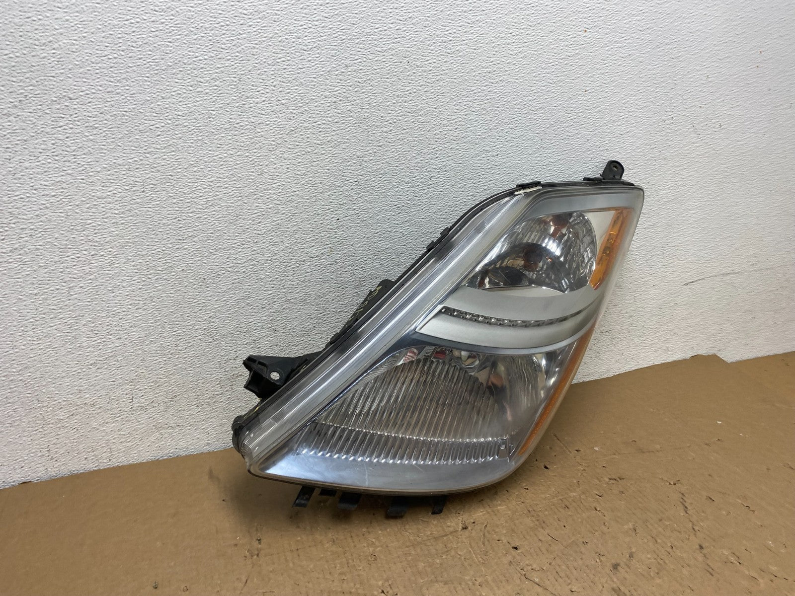 2006-2009 Toyota Prius Left Driver LH Side Blue Headlight Halogen AD8134 DW2