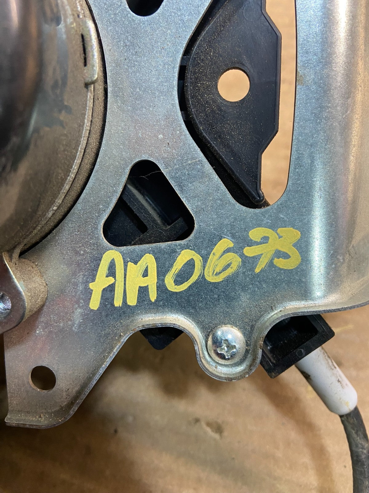2005 - 2010 Honda Odyssey Rear Right Sliding Door Lock Actuator Motor AA0673  DG9