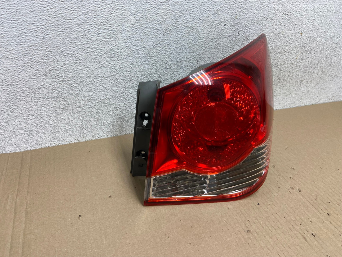 2011 2012 2013 2014 Chevrolet Cruze Right Passinger RH Tail Light AE9466 LK2