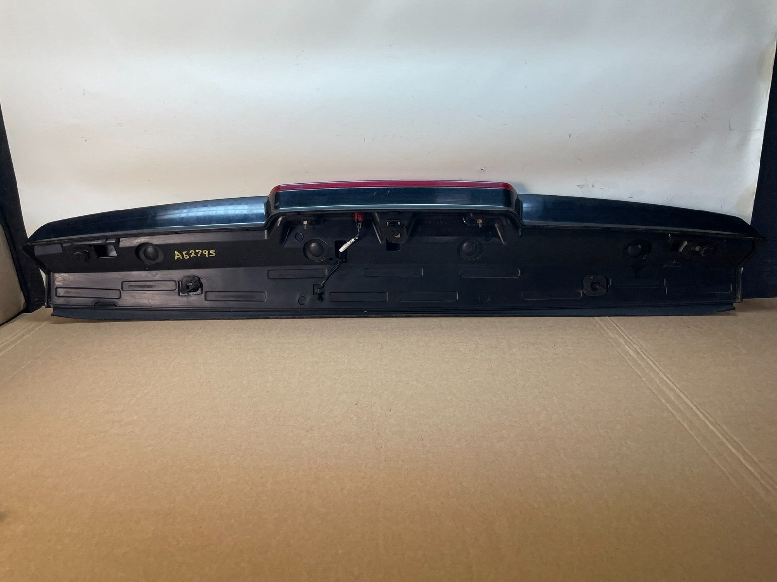 2007-2014 Chevrolet Tahoe Suburban Yukon Spoiler Wing 3rd Brake Light AG2795 MS4