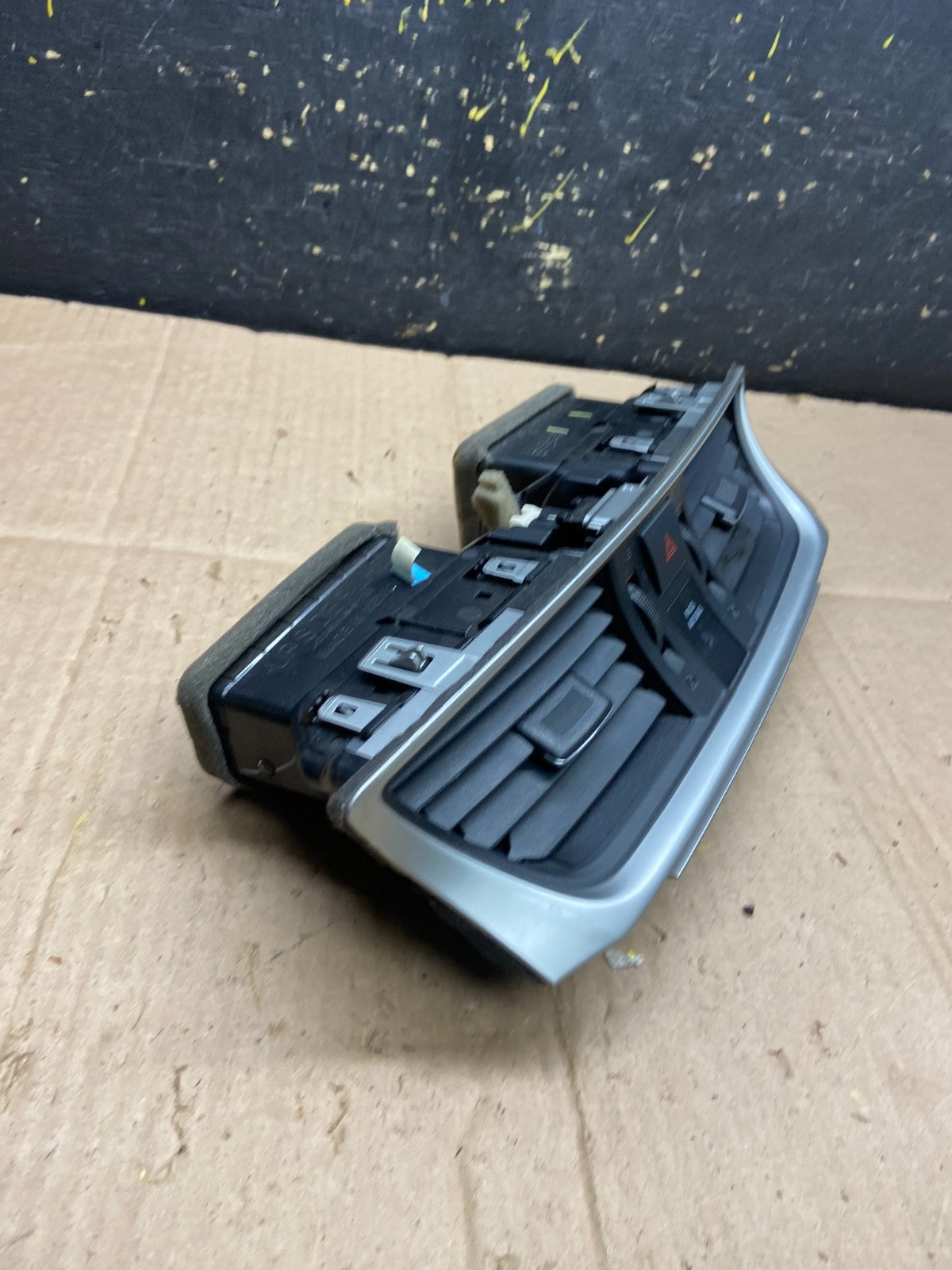 2013 to 2015 Nissan Sentra Air Vents Top Dash Center W/Hazzard Switch AA7946 DG1