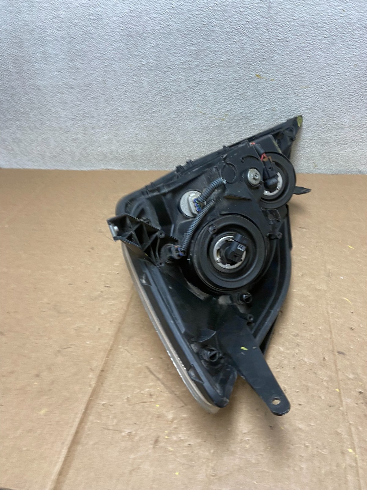 2004-2005 Toyota Sienna Right Passenger Halogen Headlight OEM AA1611 DW7