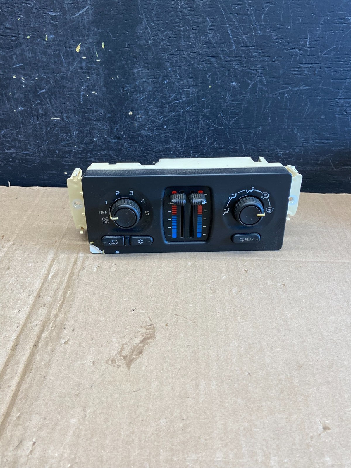 2003 to 2006 Chevrolet Silverado HVAC Heater Climate Control Module AE1918 DG0