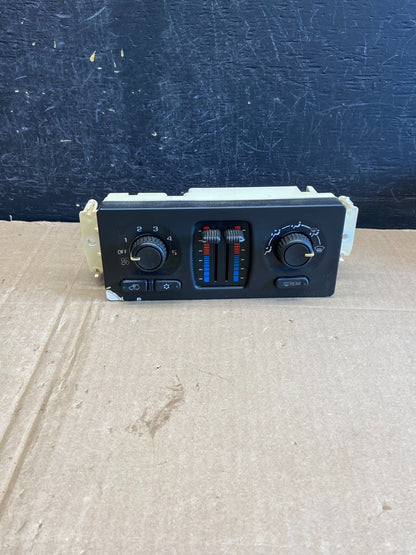 2003 to 2006 Chevrolet Silverado HVAC Heater Climate Control Module AE1918 DG0