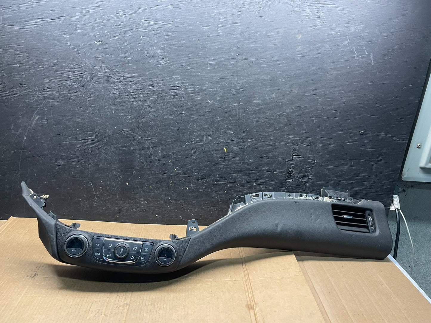 2014 - 2020 Chevrolet Impala Dash Center Climate Control Trim Cover M4280 PS0