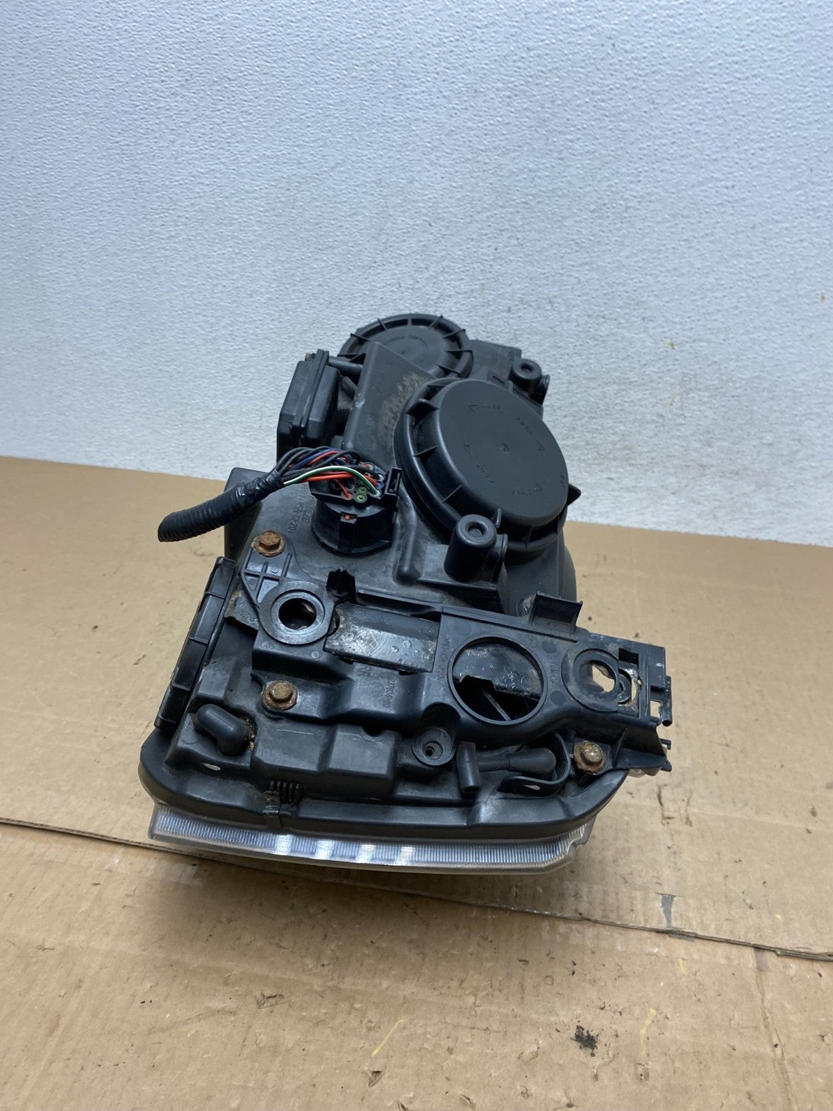 2006-2009 Land Rover Range Rover Right Passenger Xenon Headlight AE6570 DW7