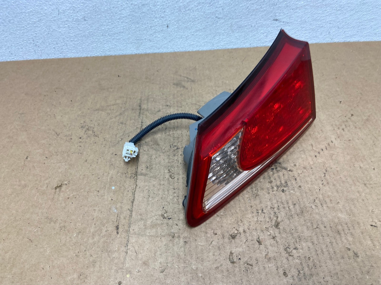 2009 - 2010 Lexus Is250 Is350 Right Passenger RH Inner Tail Light Oem AC3381 LK2