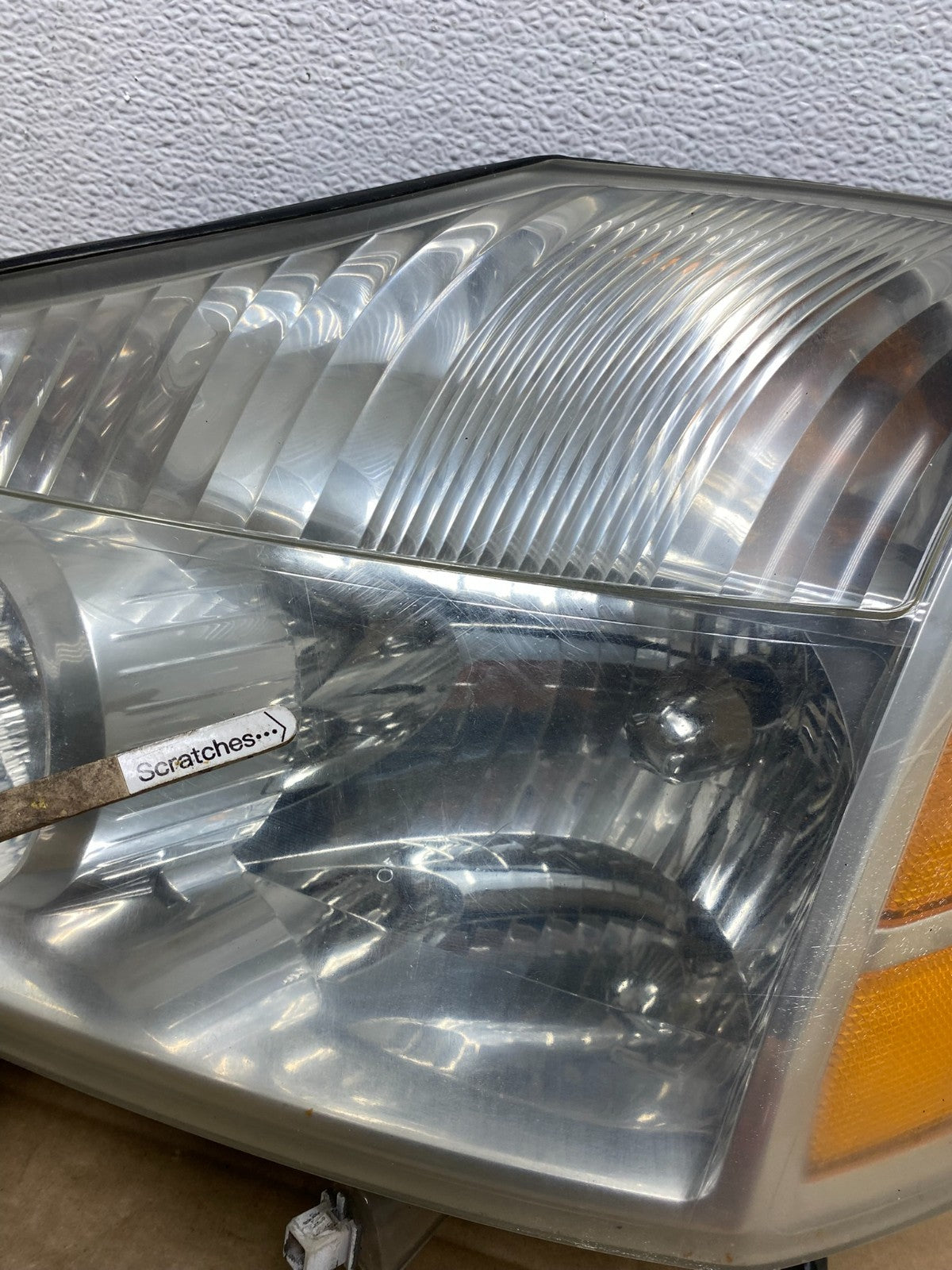 2004 to 2007 Nissan Armada Left Driver Lh Side Headlight Halogen AC3772 DW3