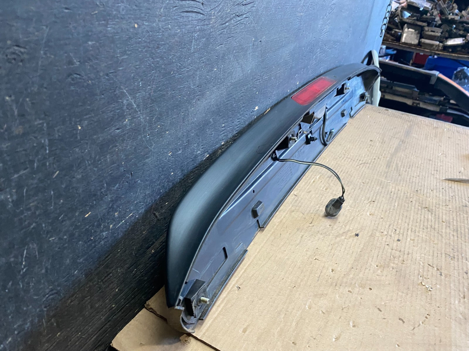 1999 to 2004 Honda Odyssey Rear Trunk Spoiler Gate Oem r2213 DG9