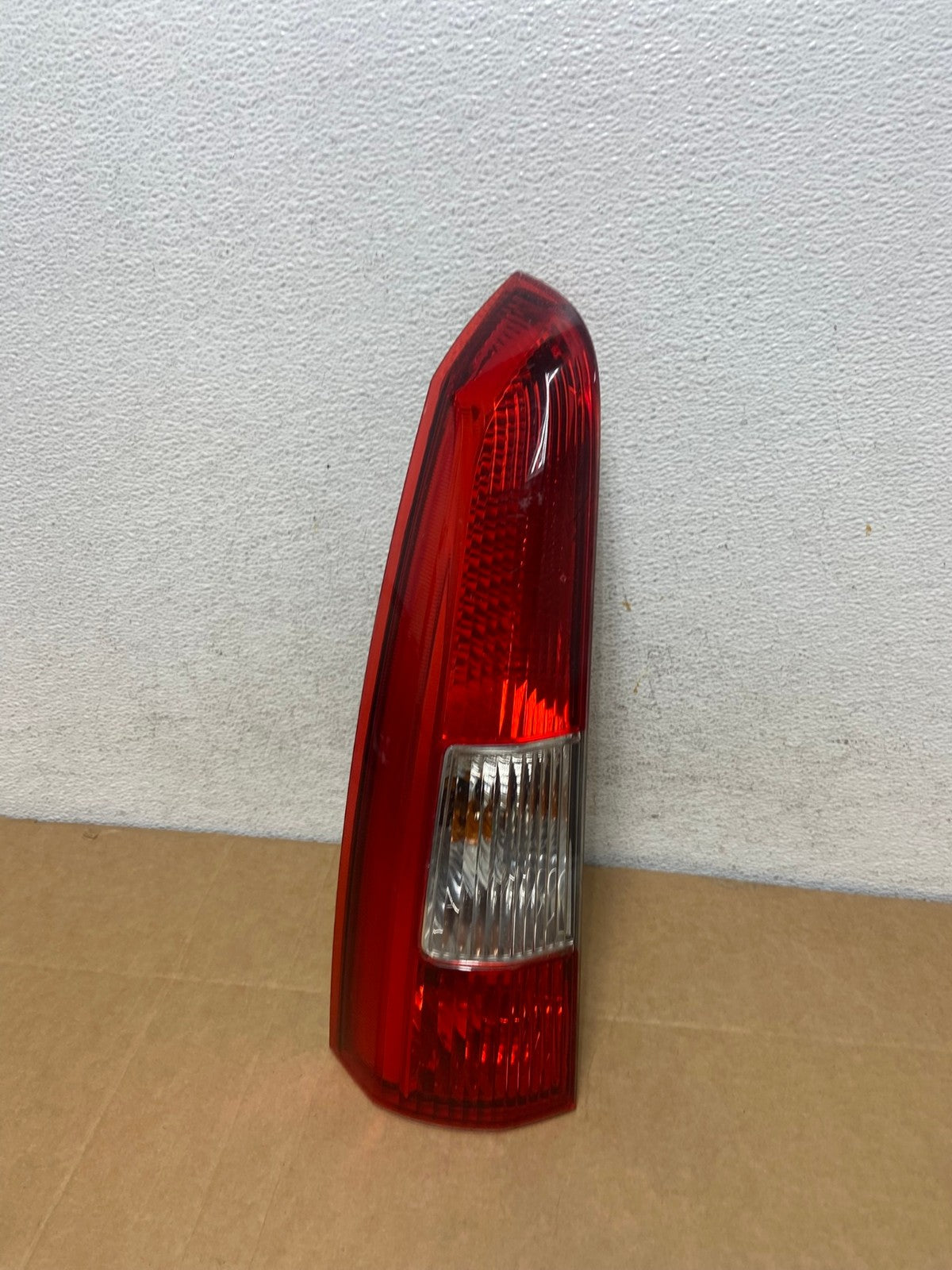 2001 - 2004 Volvo XC70 V70 Left Driver LH Side Tail Light Upper AD5278 LK0