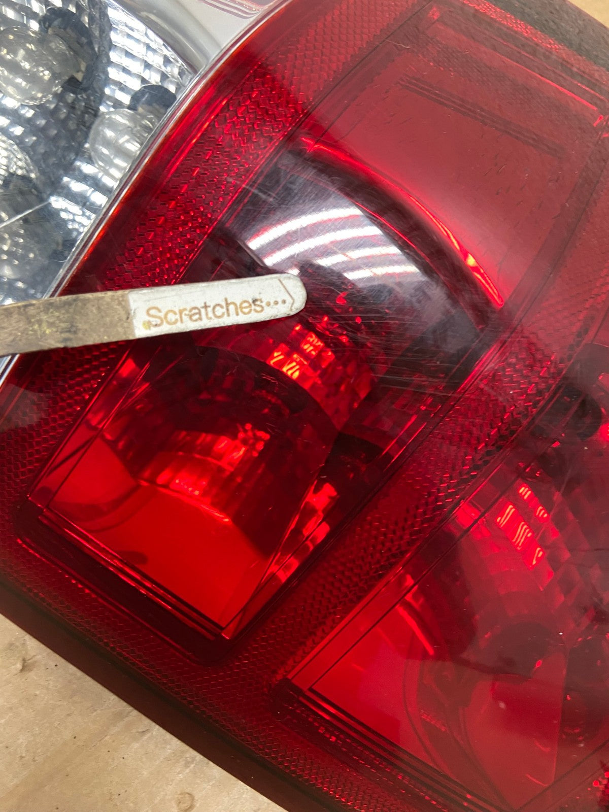 2005 to 2006 Jeep Grand Cherokee Left Driver Side Lh Tail Light AI6603 LK3