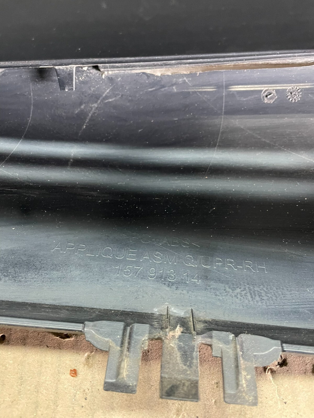 2007 to 2014 Cadillac Escalade Right Rear Upper Quarter Panel Molding I7669  DG9