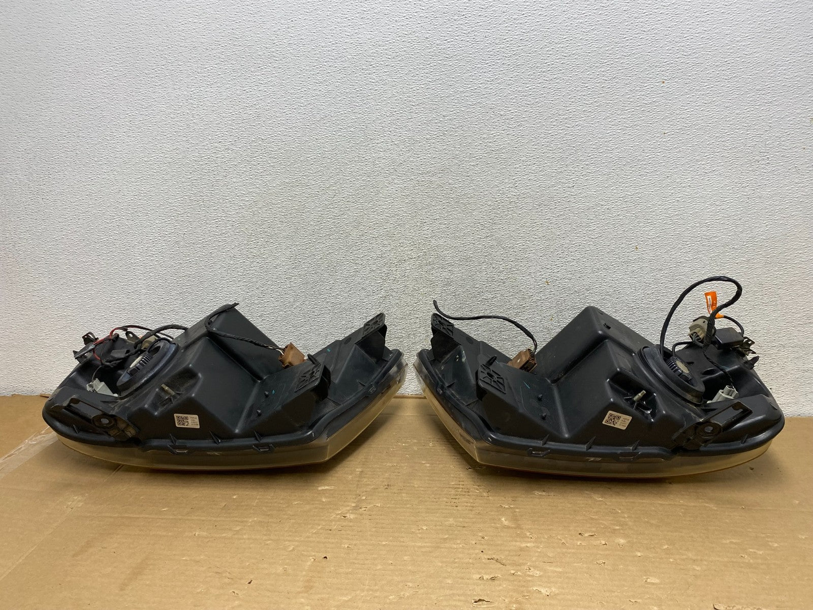 2004 to 2008 Ford F-150 F150 Left+Right Halogen Headlights AG9201 DW8