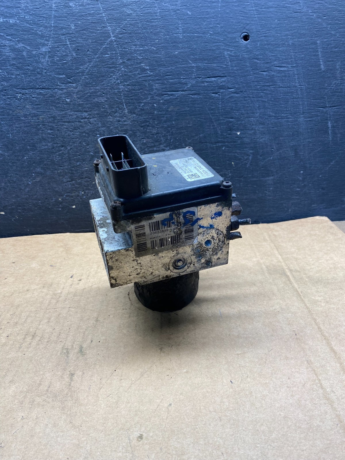 2011 - 2014 Ford E250 E350 Van ABS Anti Lock Brake Pump Module AH7236 DW4