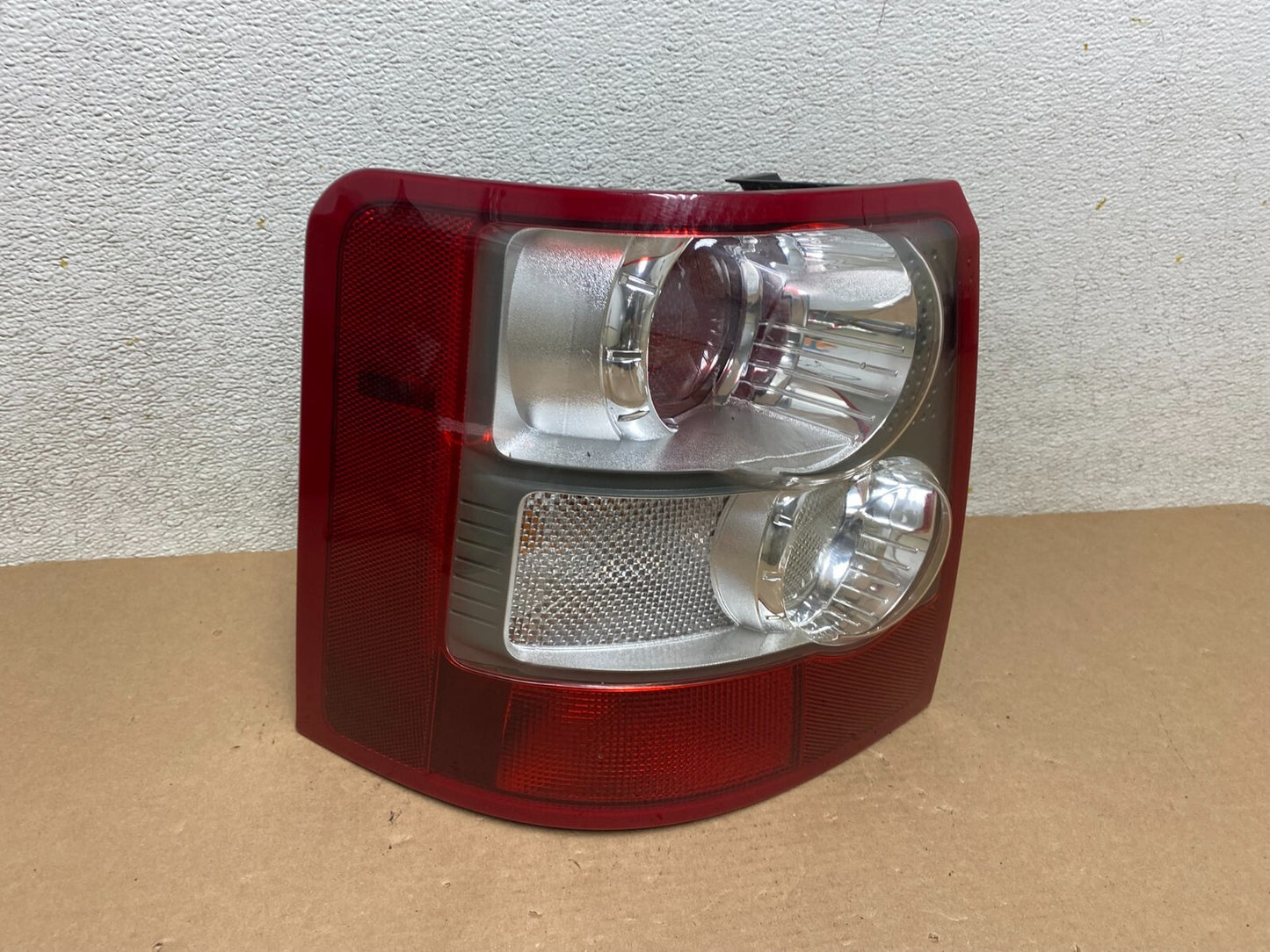 2006 - 2009 Land Rover Range Rover L320 Left Driver LH Tail Light O7620 DW0