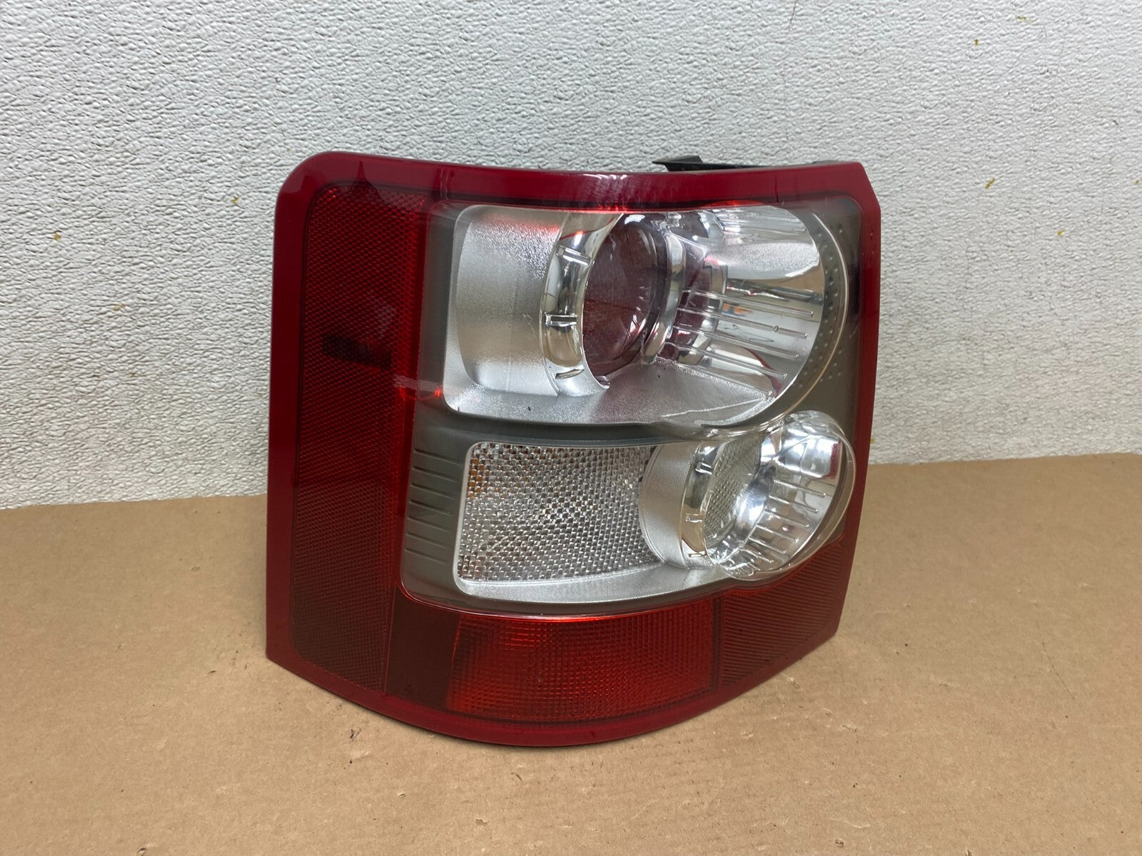 2006 - 2009 Land Rover Range Rover L320 Left Driver LH Tail Light O7620 DW0