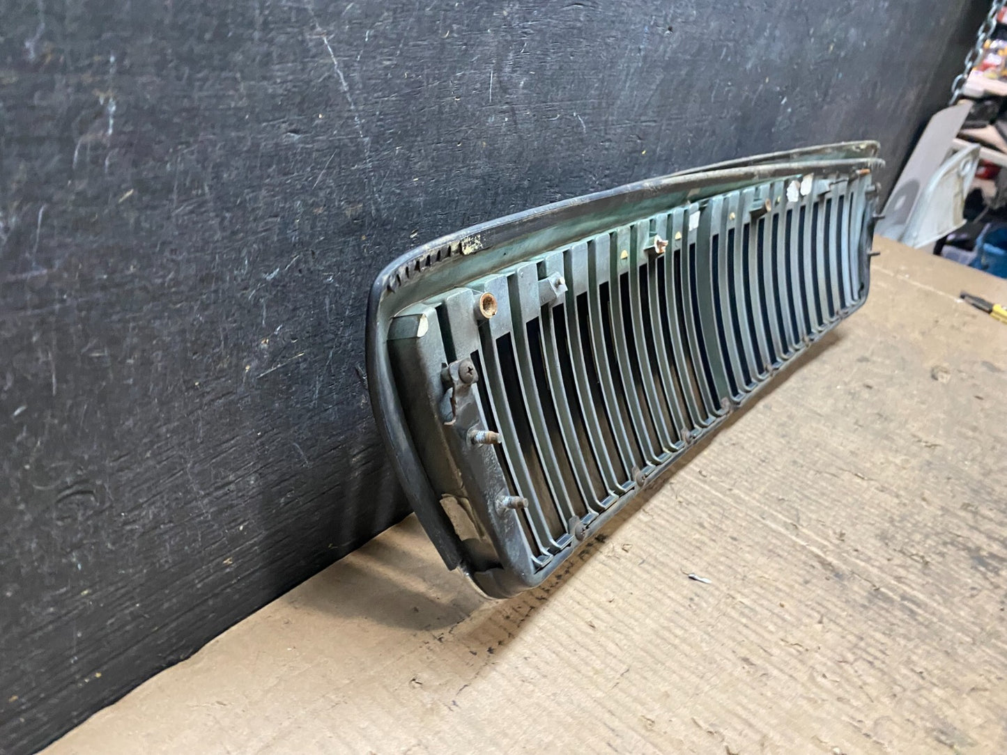 2002 to 2005 Hyundai XG350 Front Upper Grill Grille W/Emblem N20695