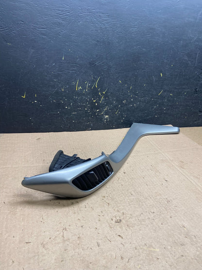 2014-2016 Hyundai Elantra Center Right Garnish Trim Bezel Air Vent z1589 DG4
