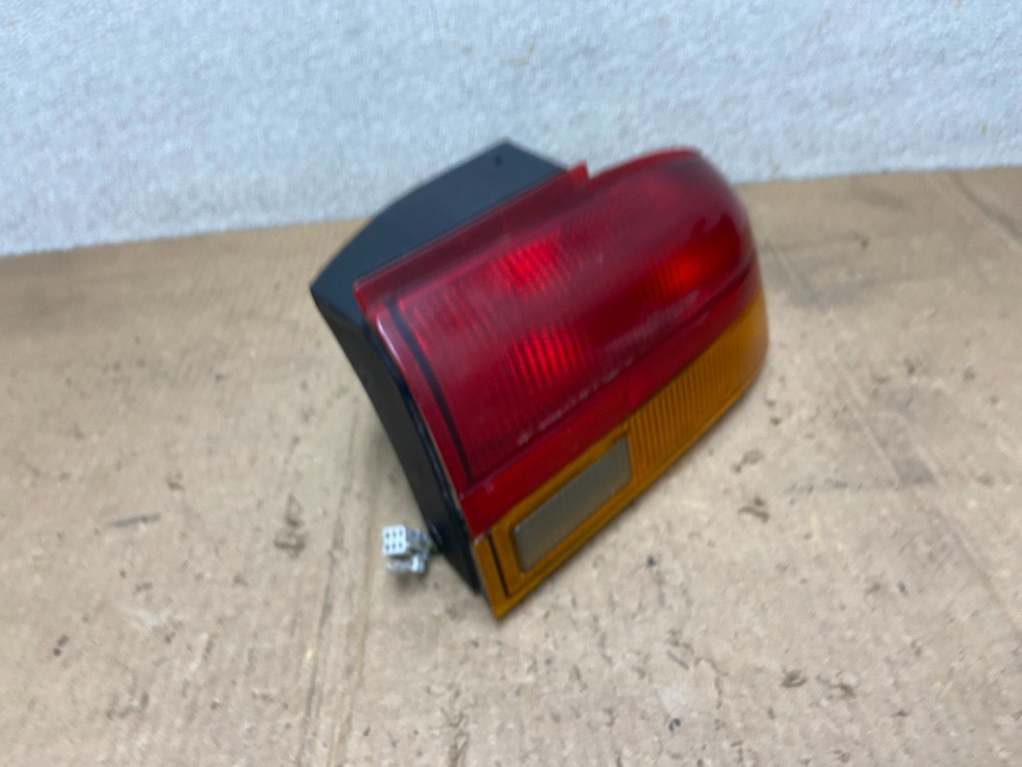 1993 - 1995 Saturn SL S-Series Right Passenger RH Side Tail Light AA7197 DW2